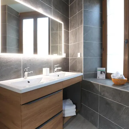 Au Cheval Blanc - Familial 6p Parking Privé 15 Min Centre Appartement