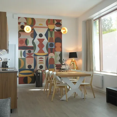 Apartment Au Cheval Blanc - Familial 6p Parking Prive Gratuit- 15 Min Centre